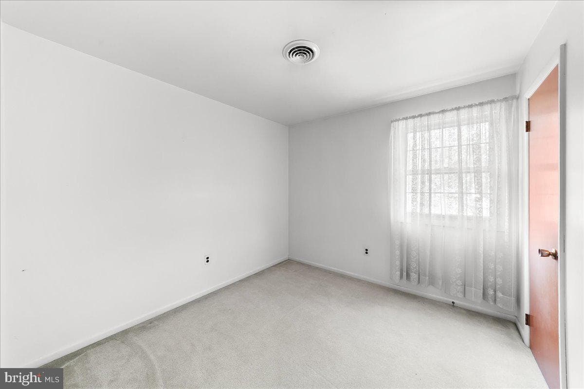 127 Governors Circle photo 15