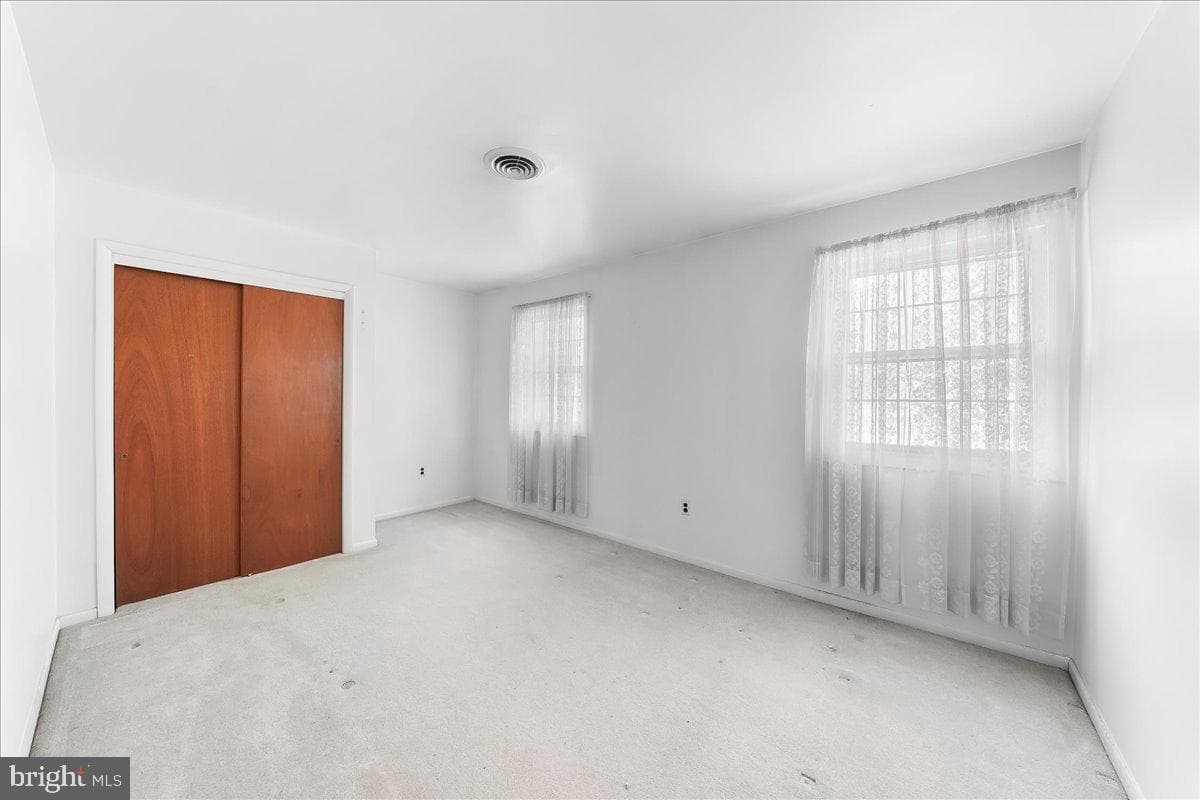 127 Governors Circle photo 17