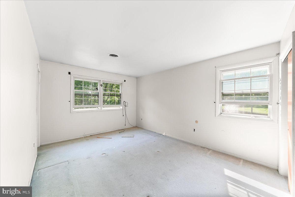 127 Governors Circle photo 18