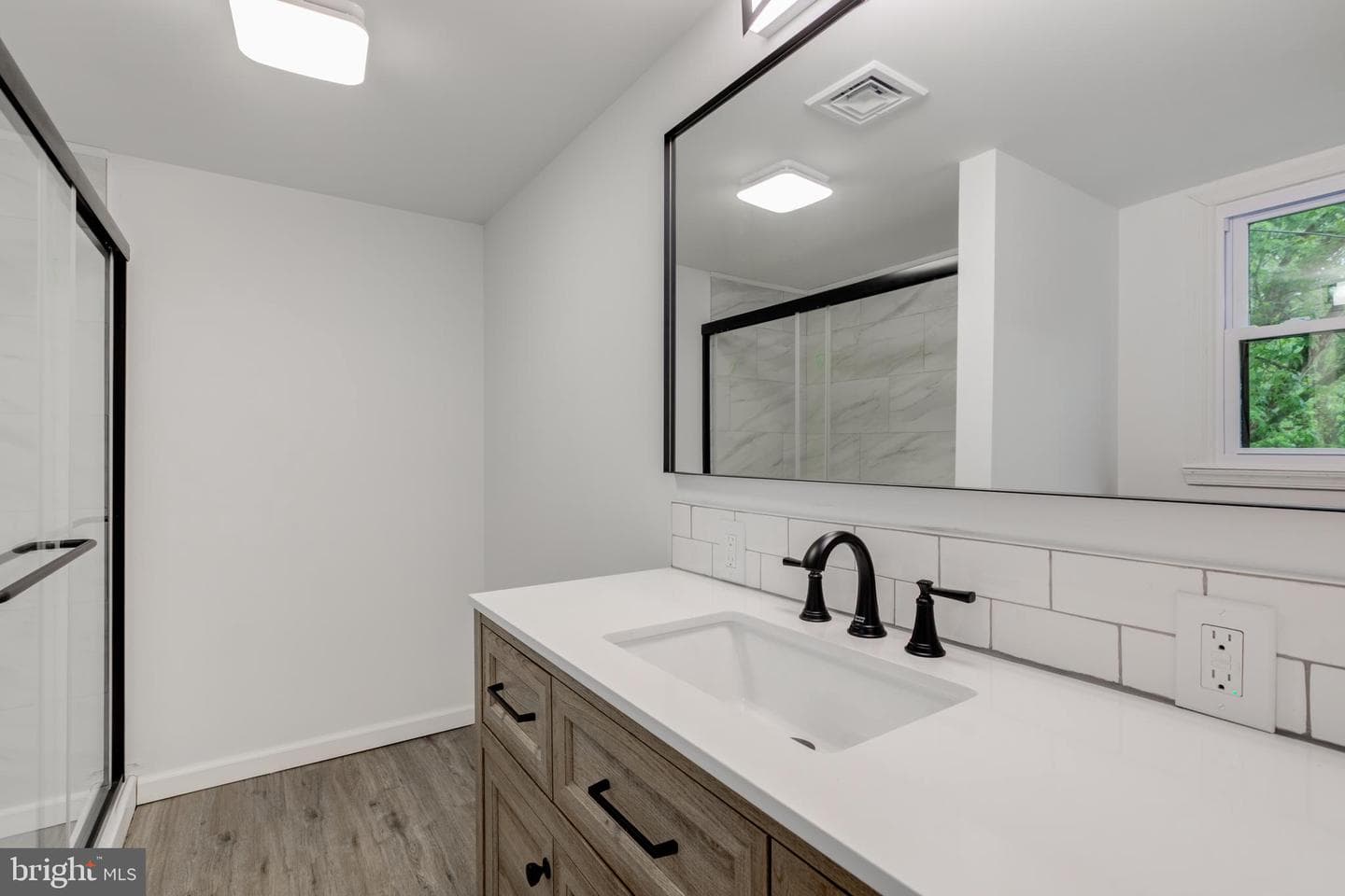 11 Prince Edwards Drive photo 44