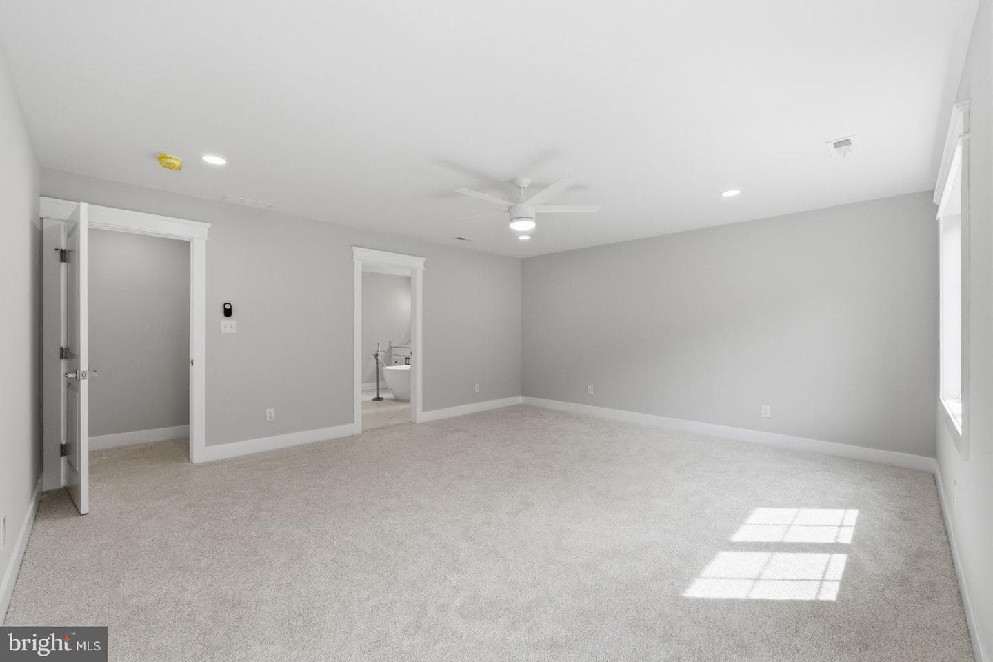 77 Spring Road photo 43