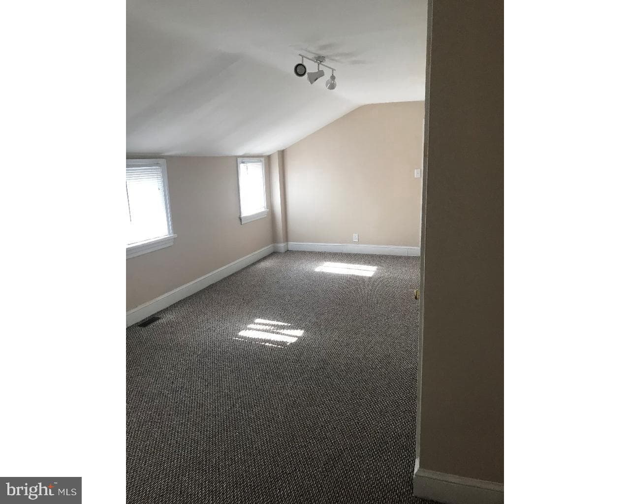 28 N 5th Avenue photo 16