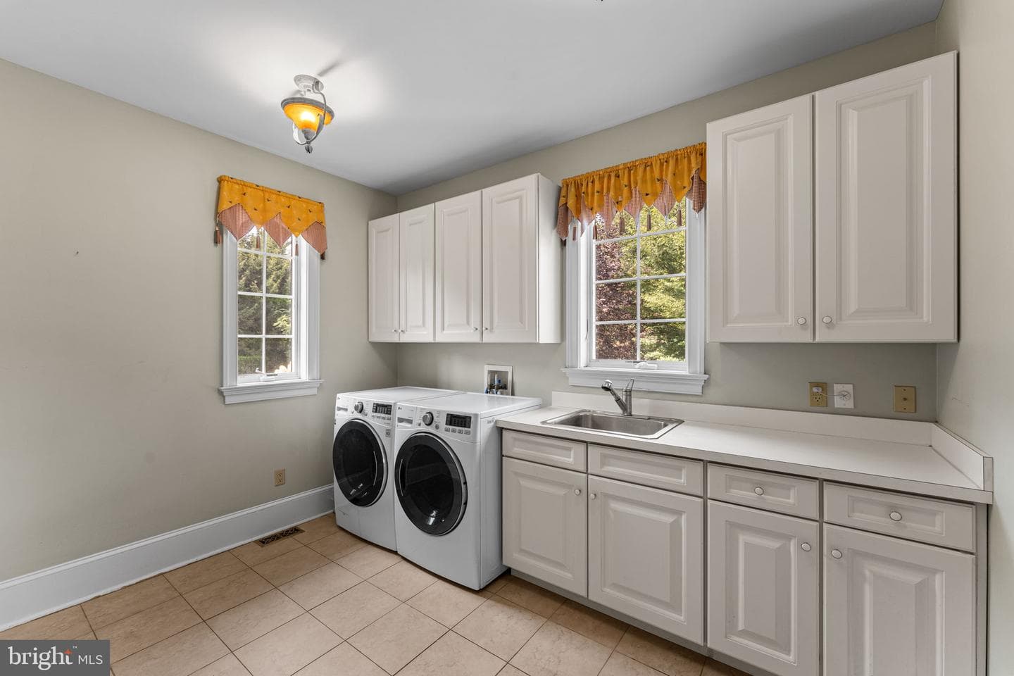 1 Dovecote Lane photo 28