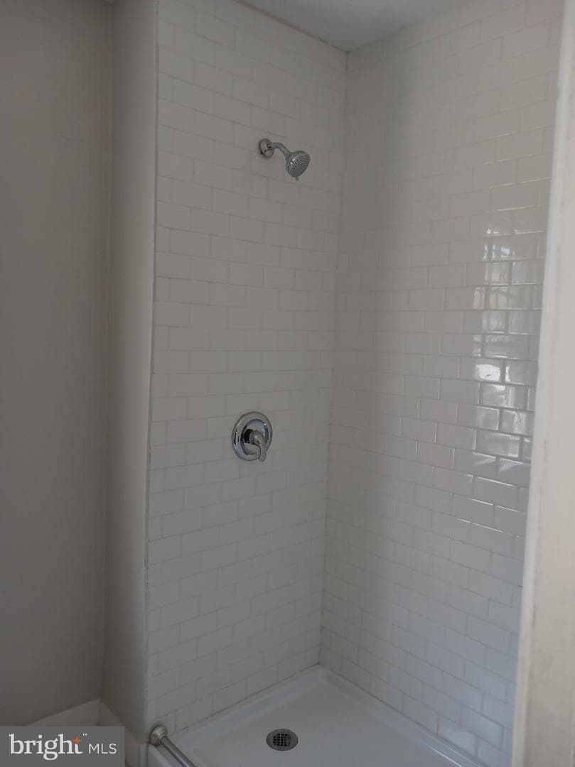 1132 Stirling Street photo 10