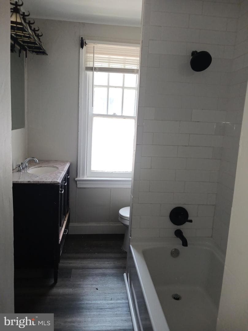 1132 Stirling Street photo 17
