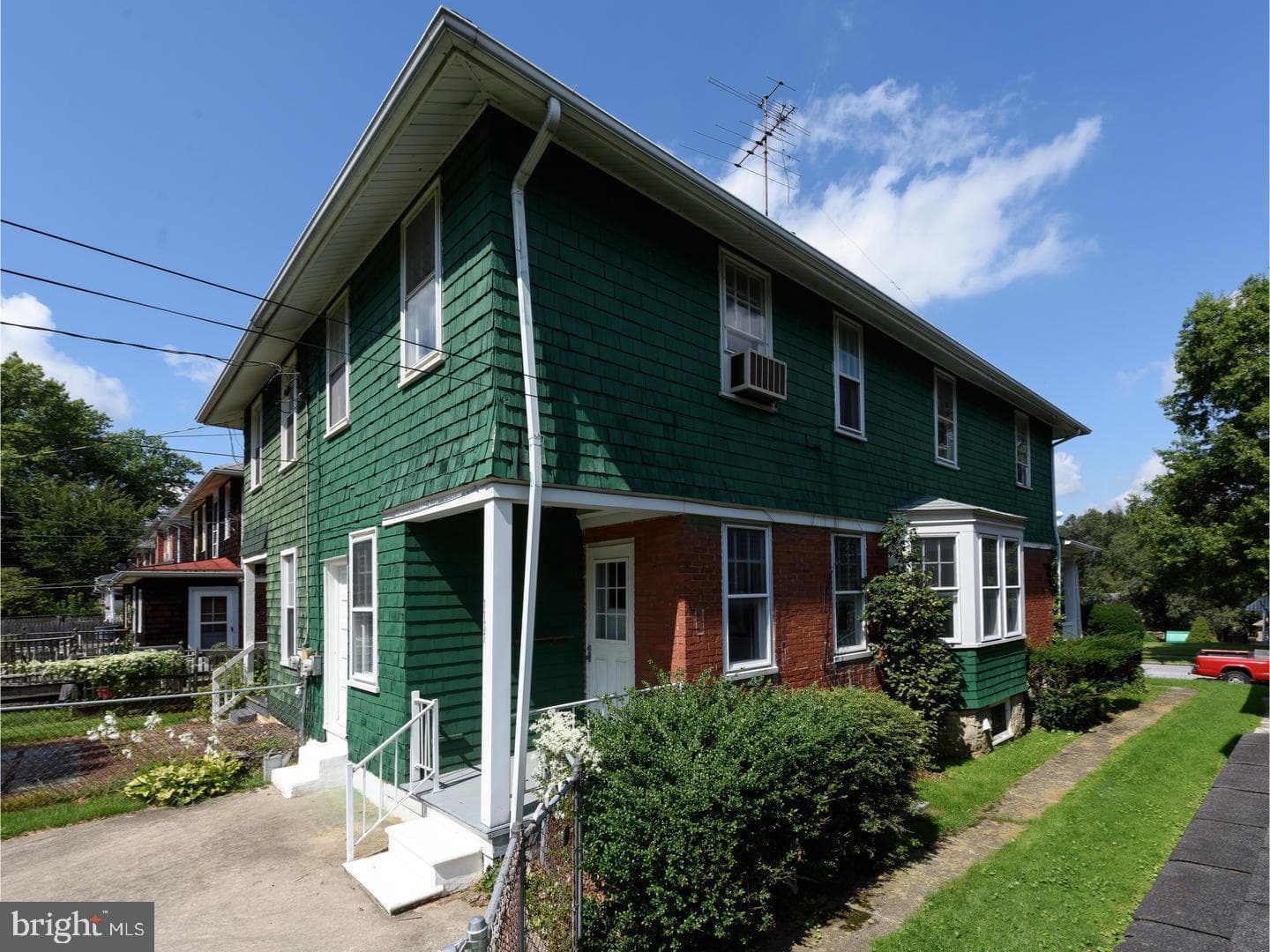 1132 Stirling Street photo 22