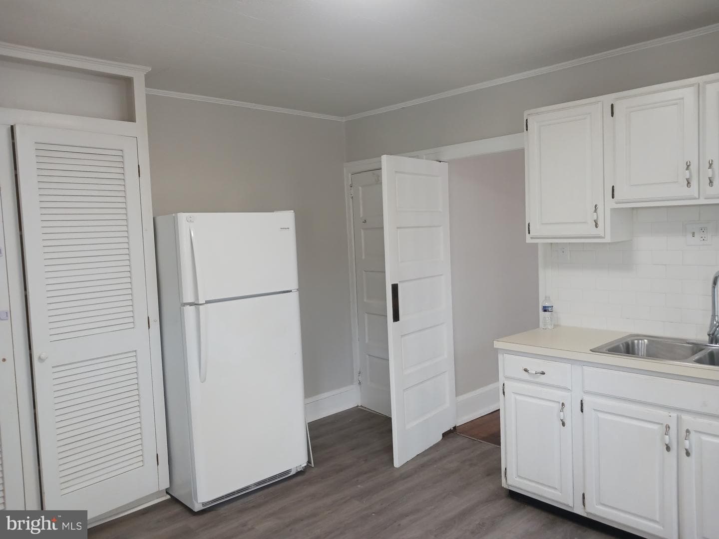 1132 Stirling Street photo 8
