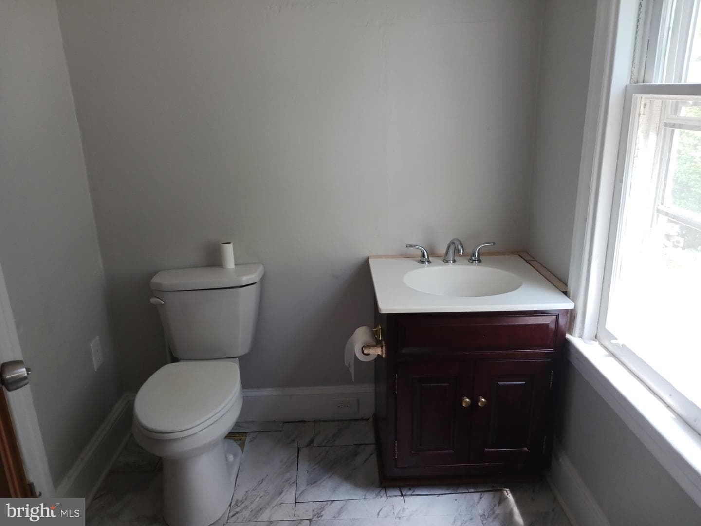 1132 Stirling Street photo 9