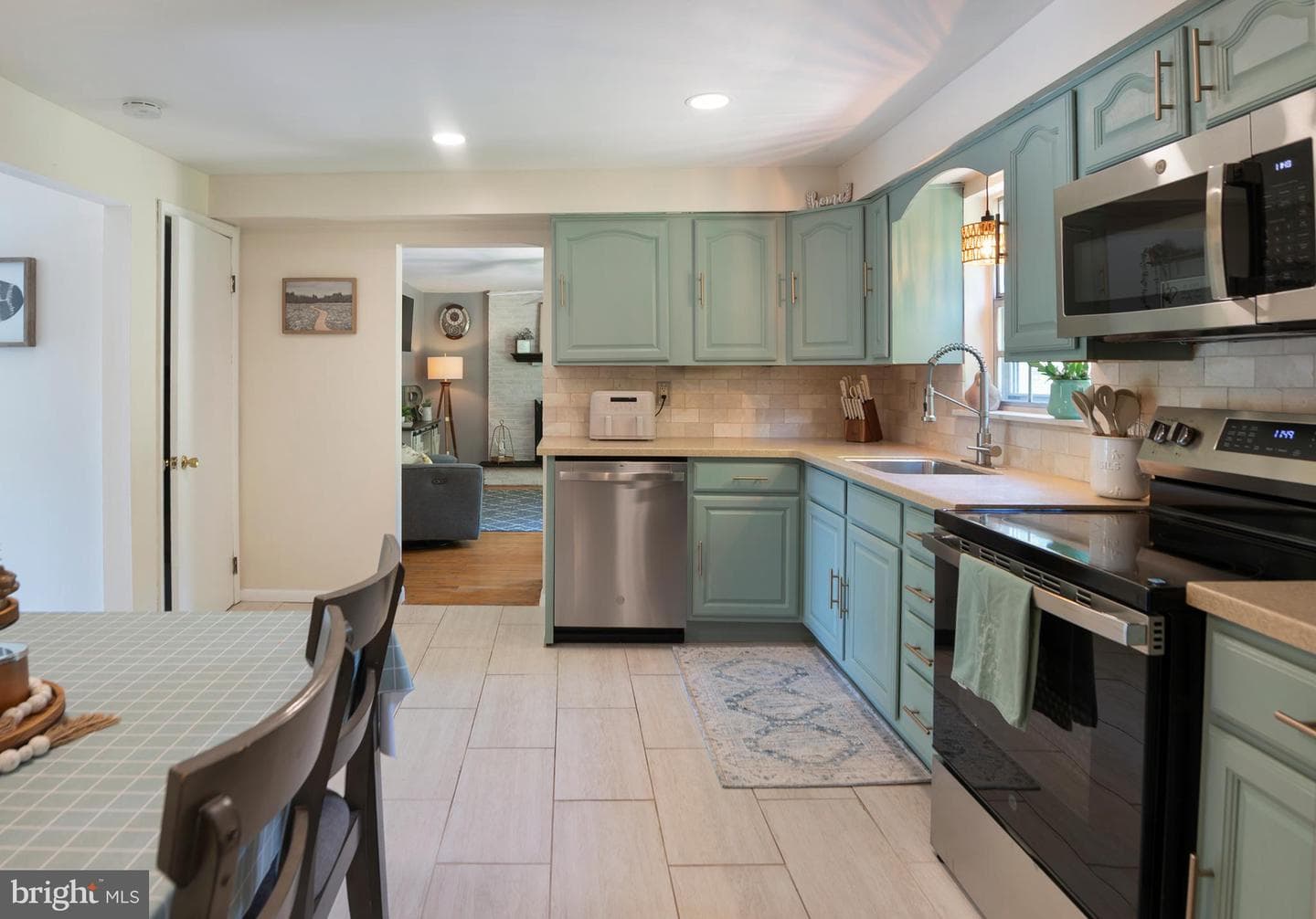 301 Dulles Drive photo 12