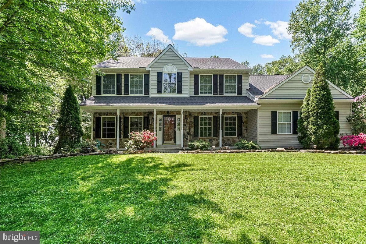482 W Street Road photo 1