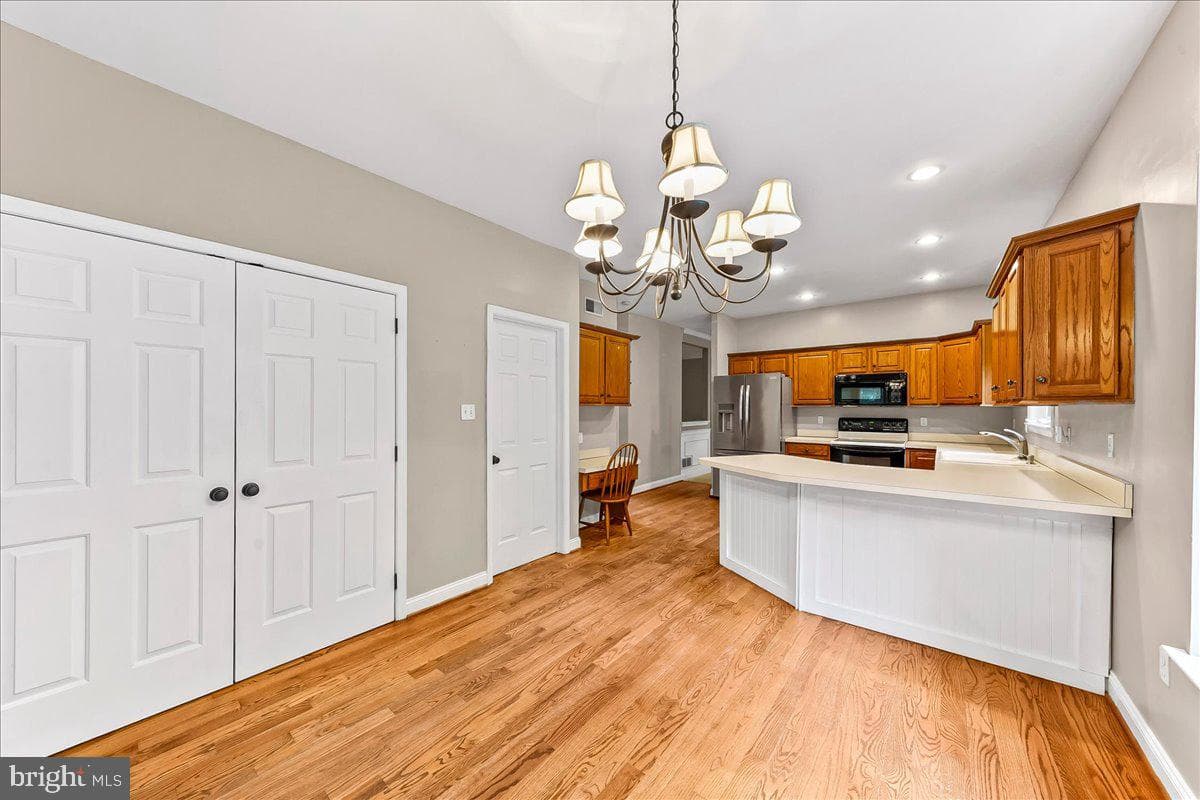482 W Street Road photo 14