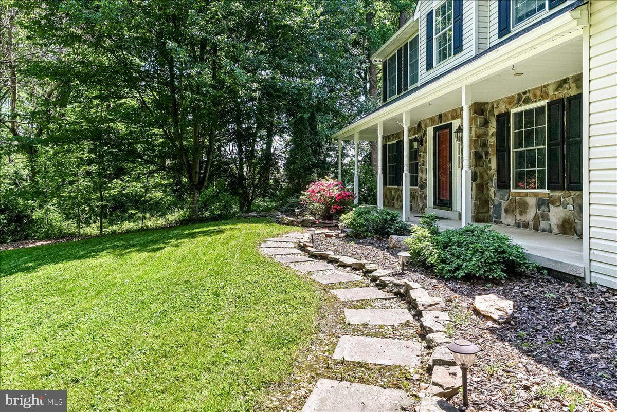482 W Street Road photo 3