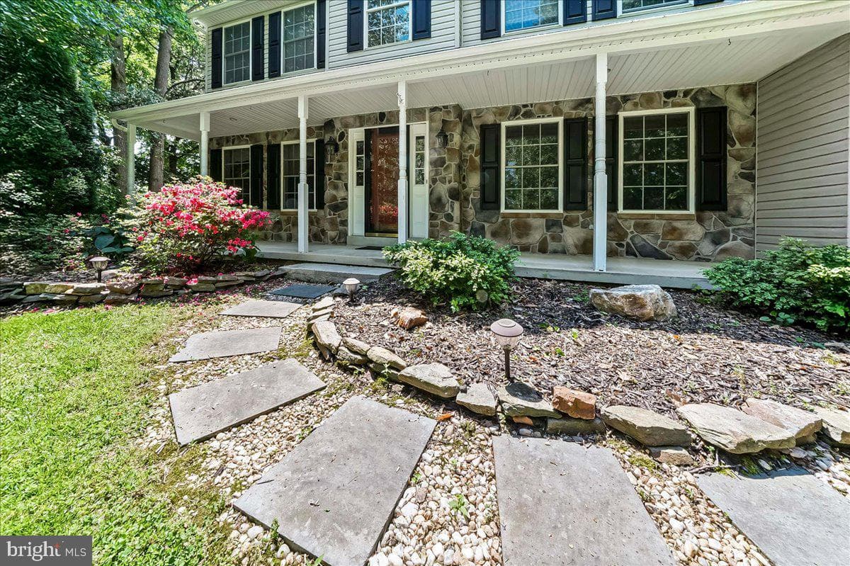 482 W Street Road photo 4