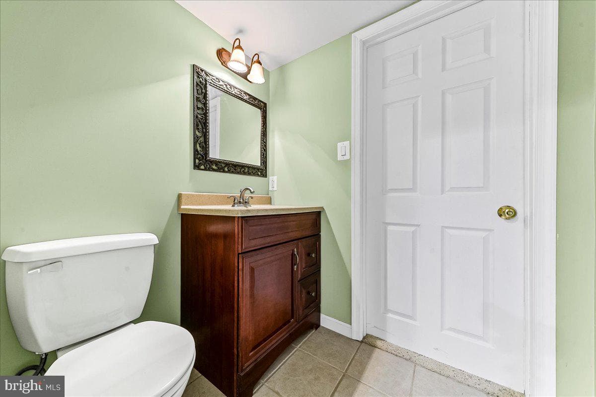 482 W Street Road photo 40