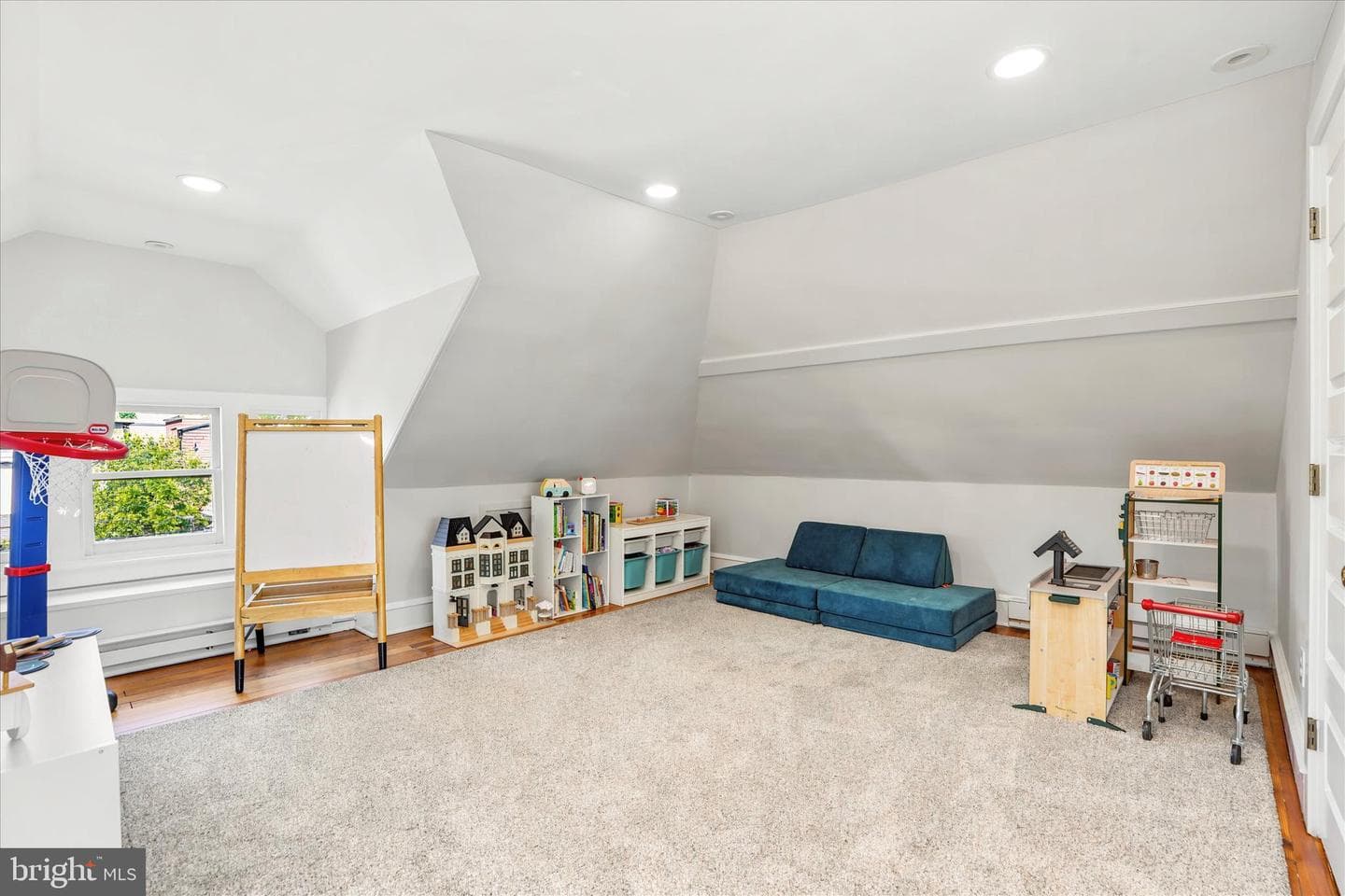 251 3rd Avenue photo 24