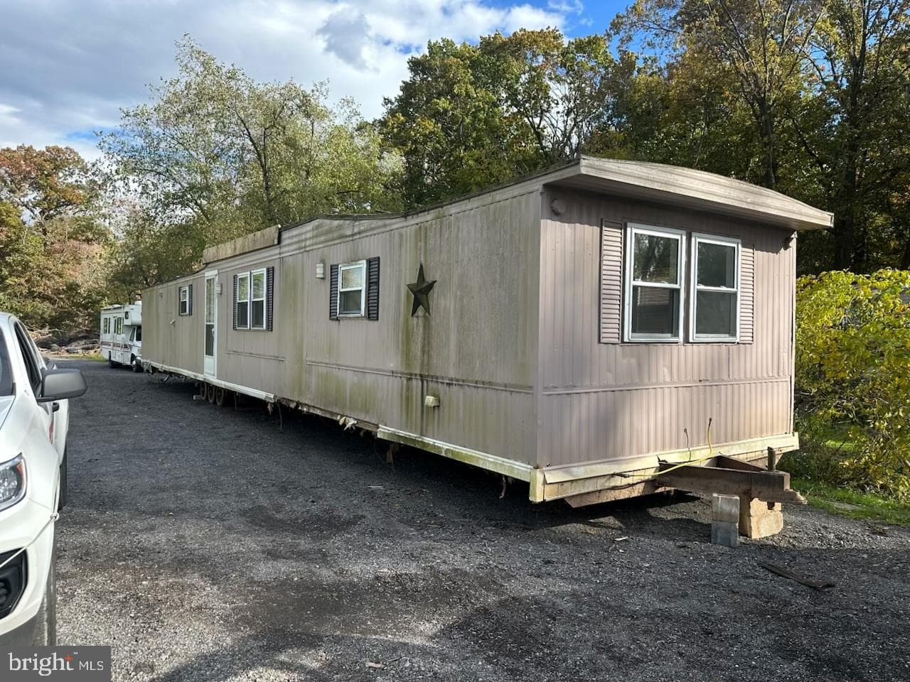 269 Kelton Road photo 2