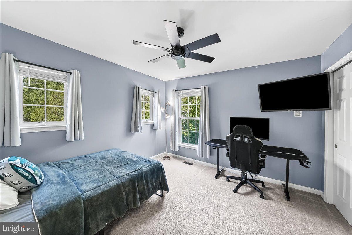 237 Deepdale Drive photo 25