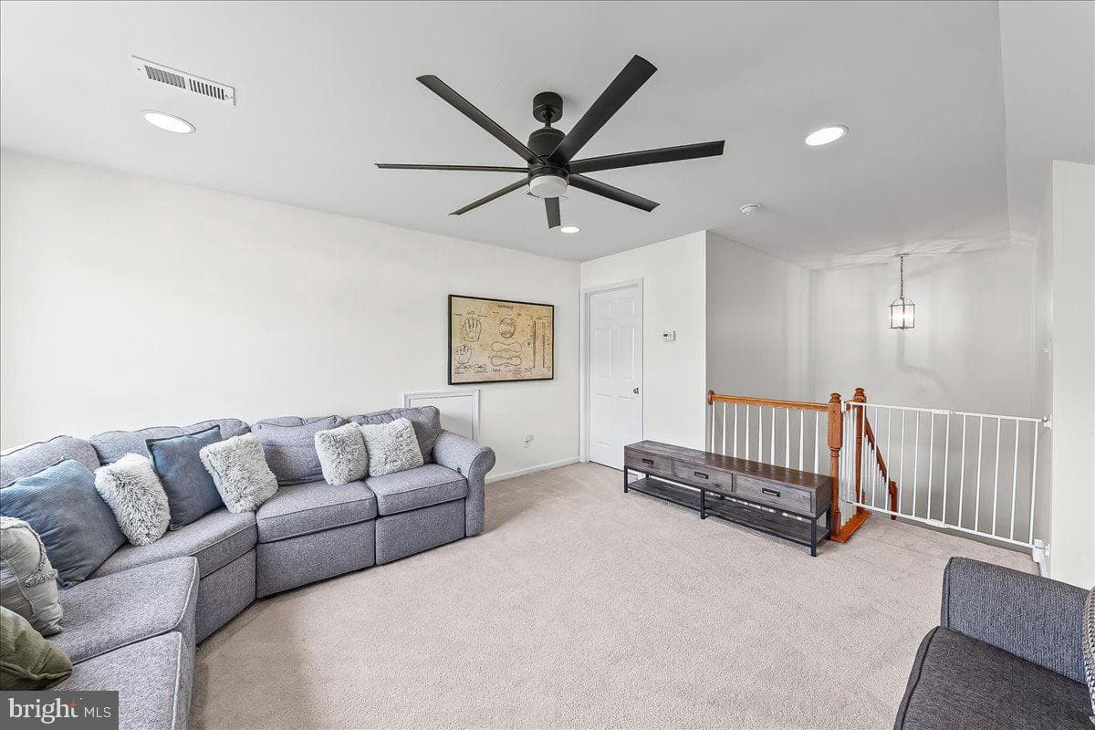 237 Deepdale Drive photo 28