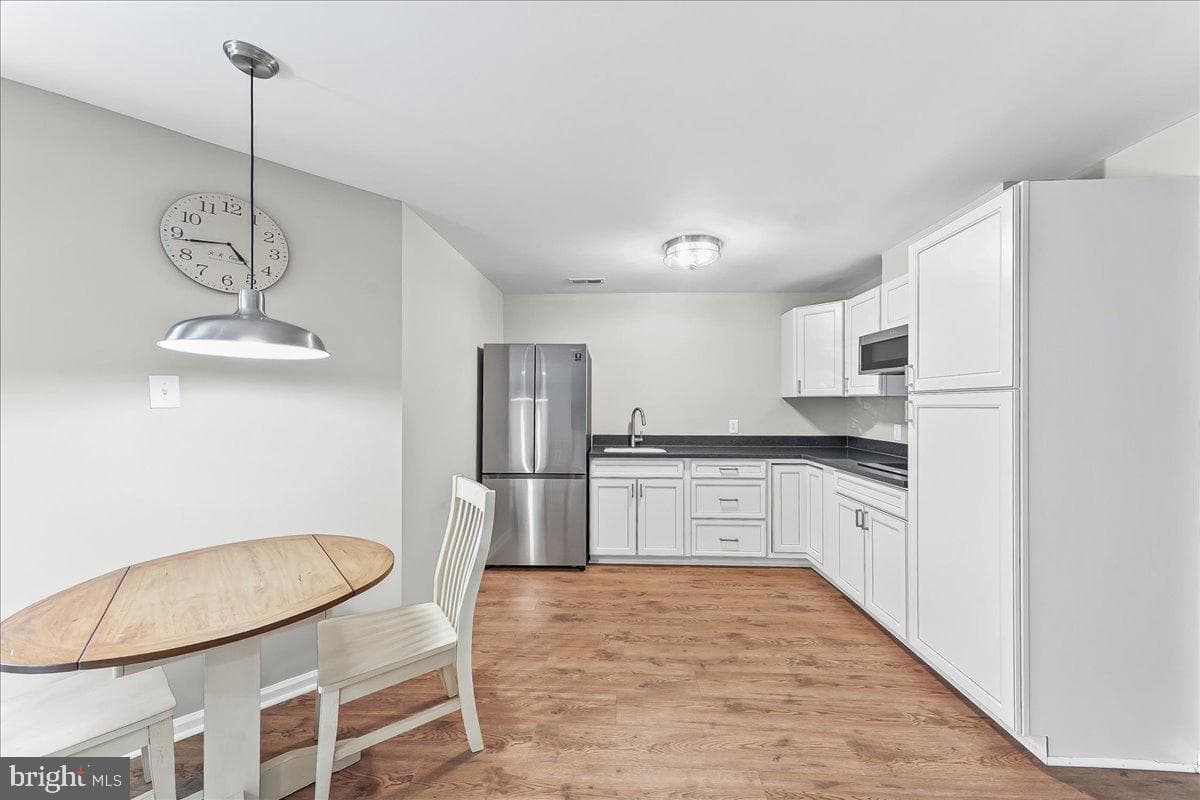 237 Deepdale Drive photo 31