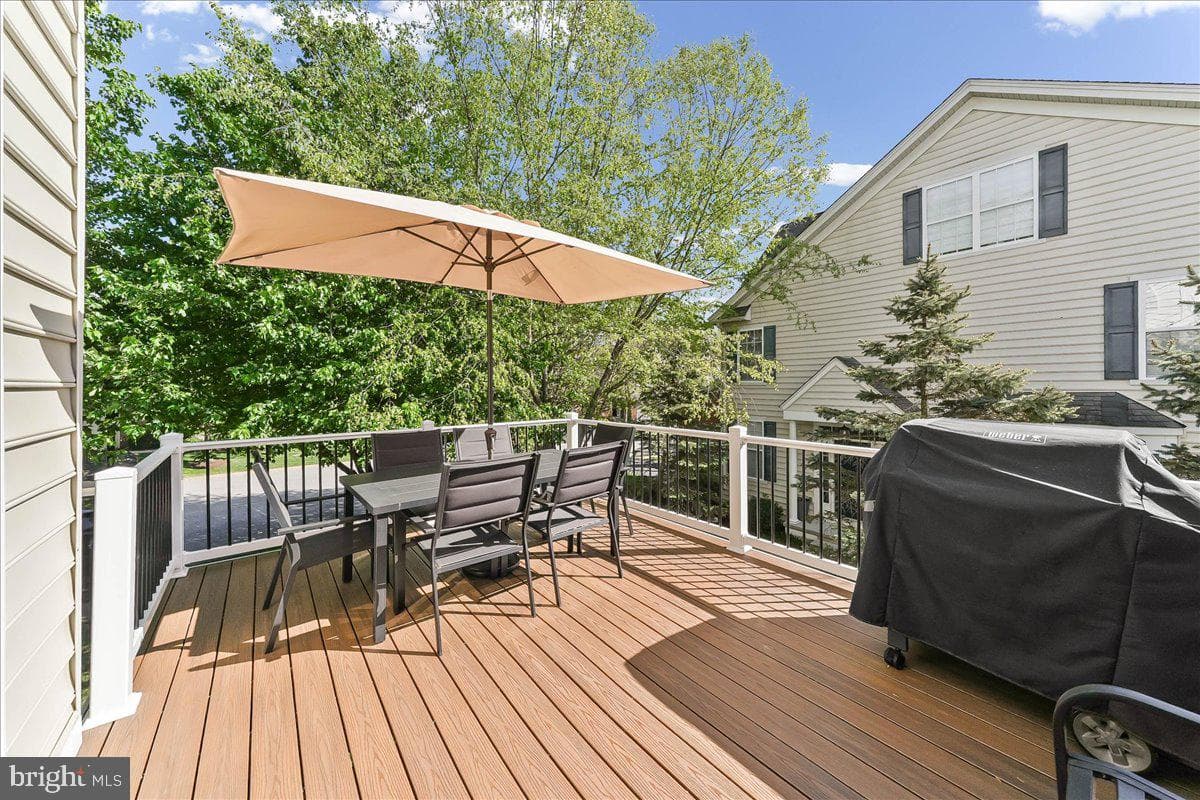 237 Deepdale Drive photo 39