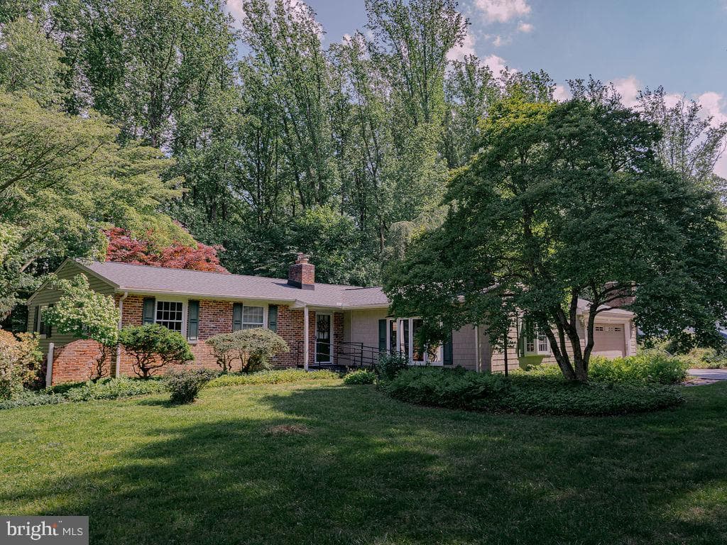 608 Whiteland Hunt Road photo 1