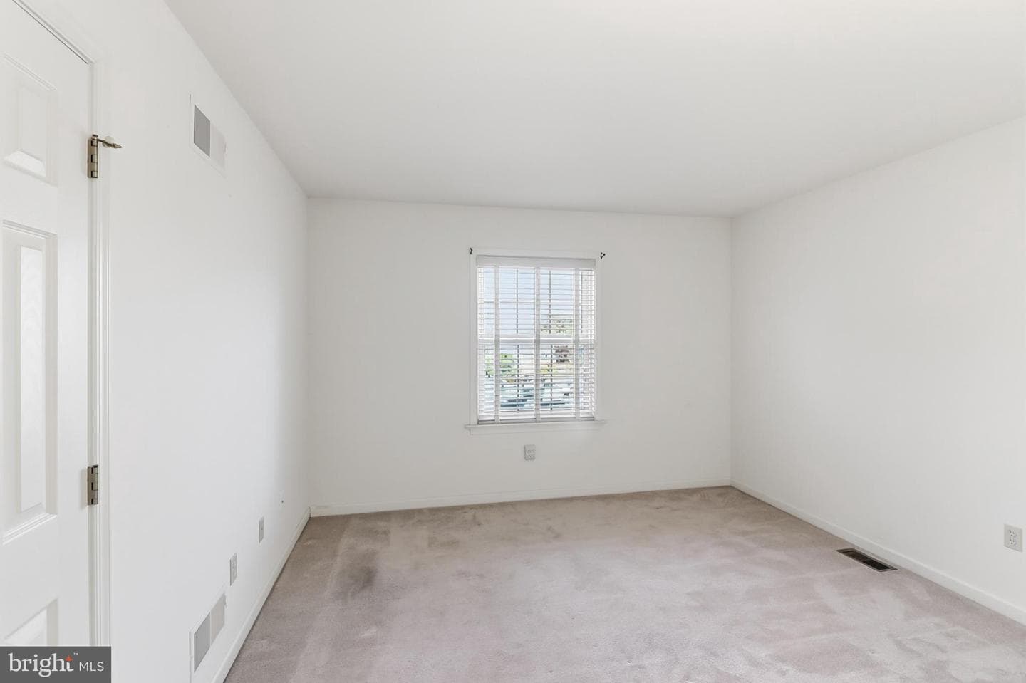 8 Parkside Drive photo 22