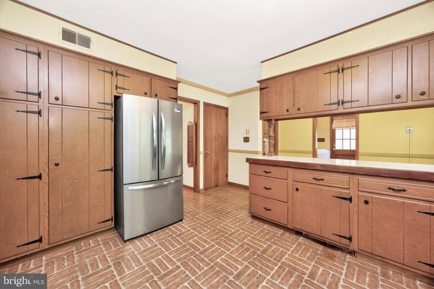 1131 W Kings Highway photo 21