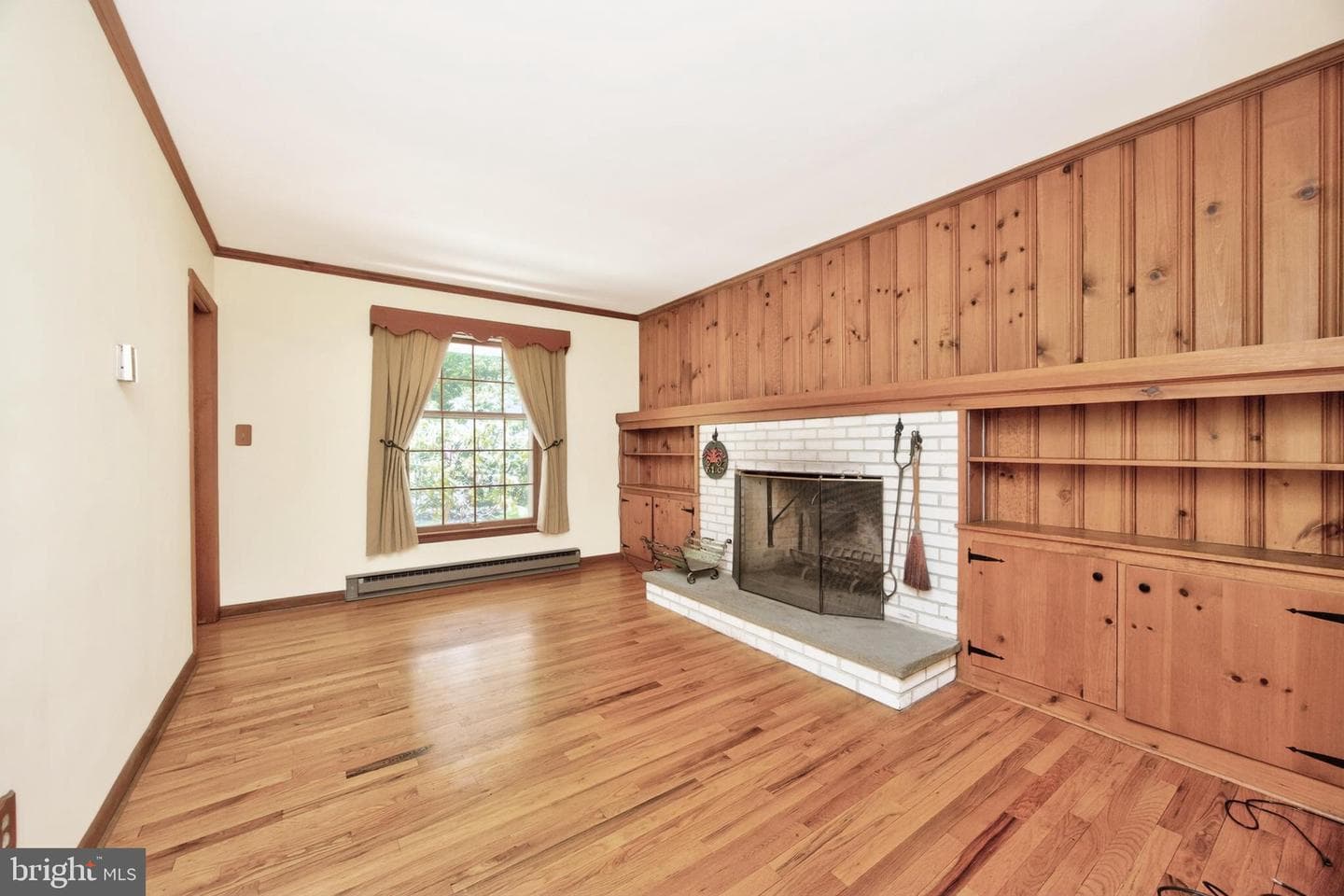 1131 W Kings Highway photo 23