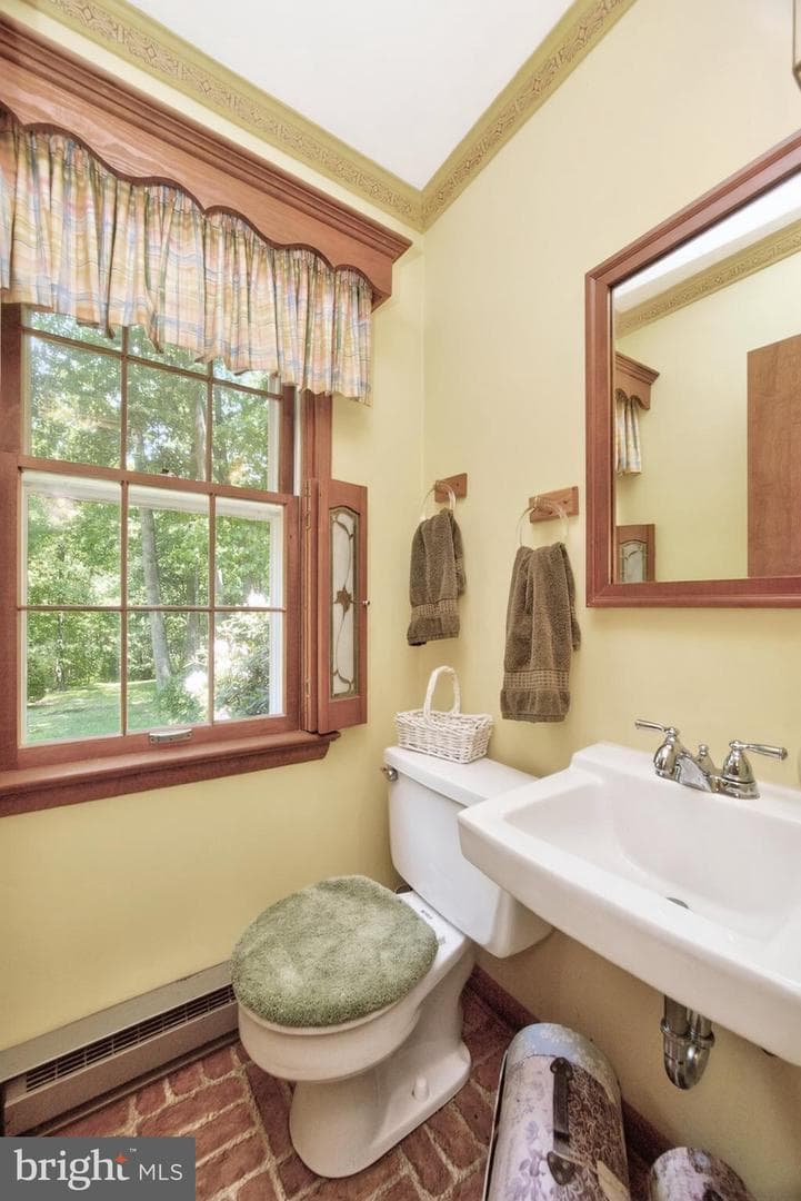 1131 W Kings Highway photo 24