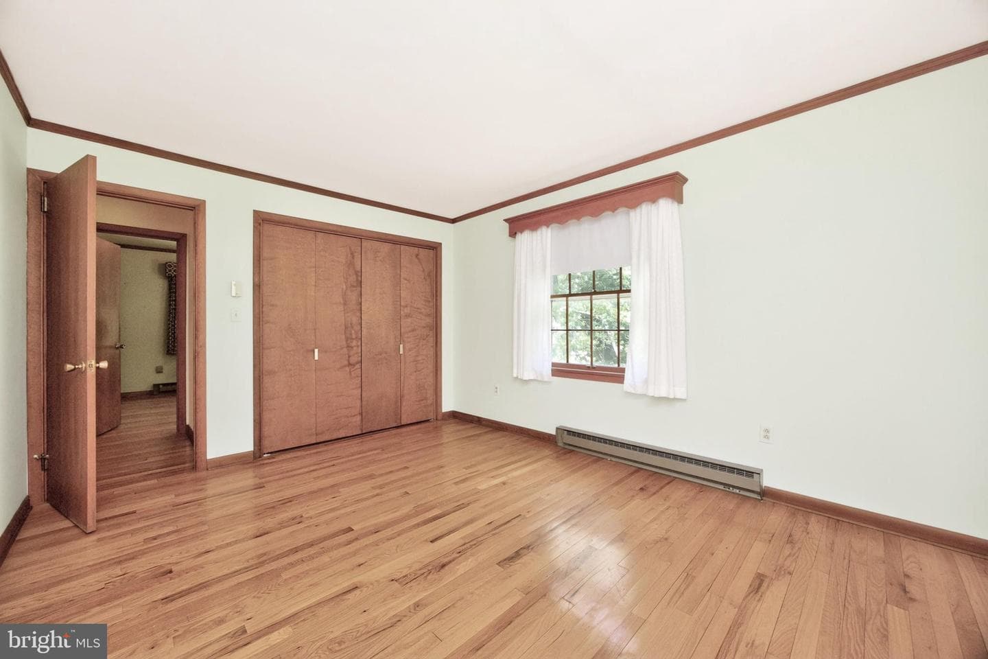 1131 W Kings Highway photo 34