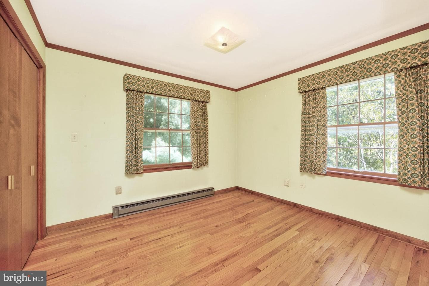 1131 W Kings Highway photo 36