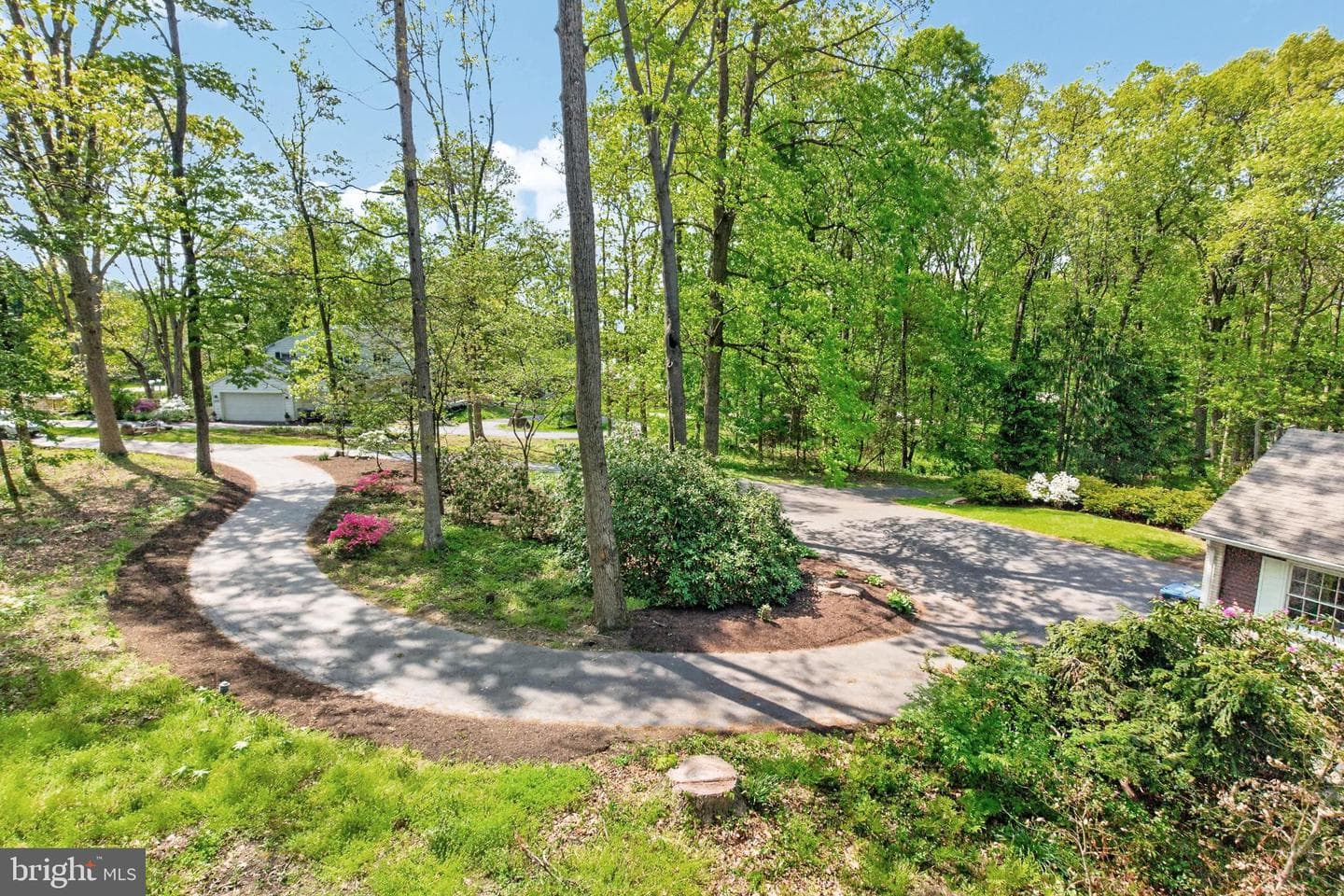 1131 W Kings Highway photo 45