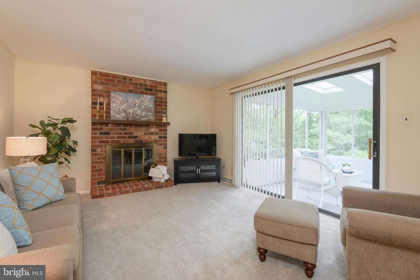215 Elton Circle photo 17