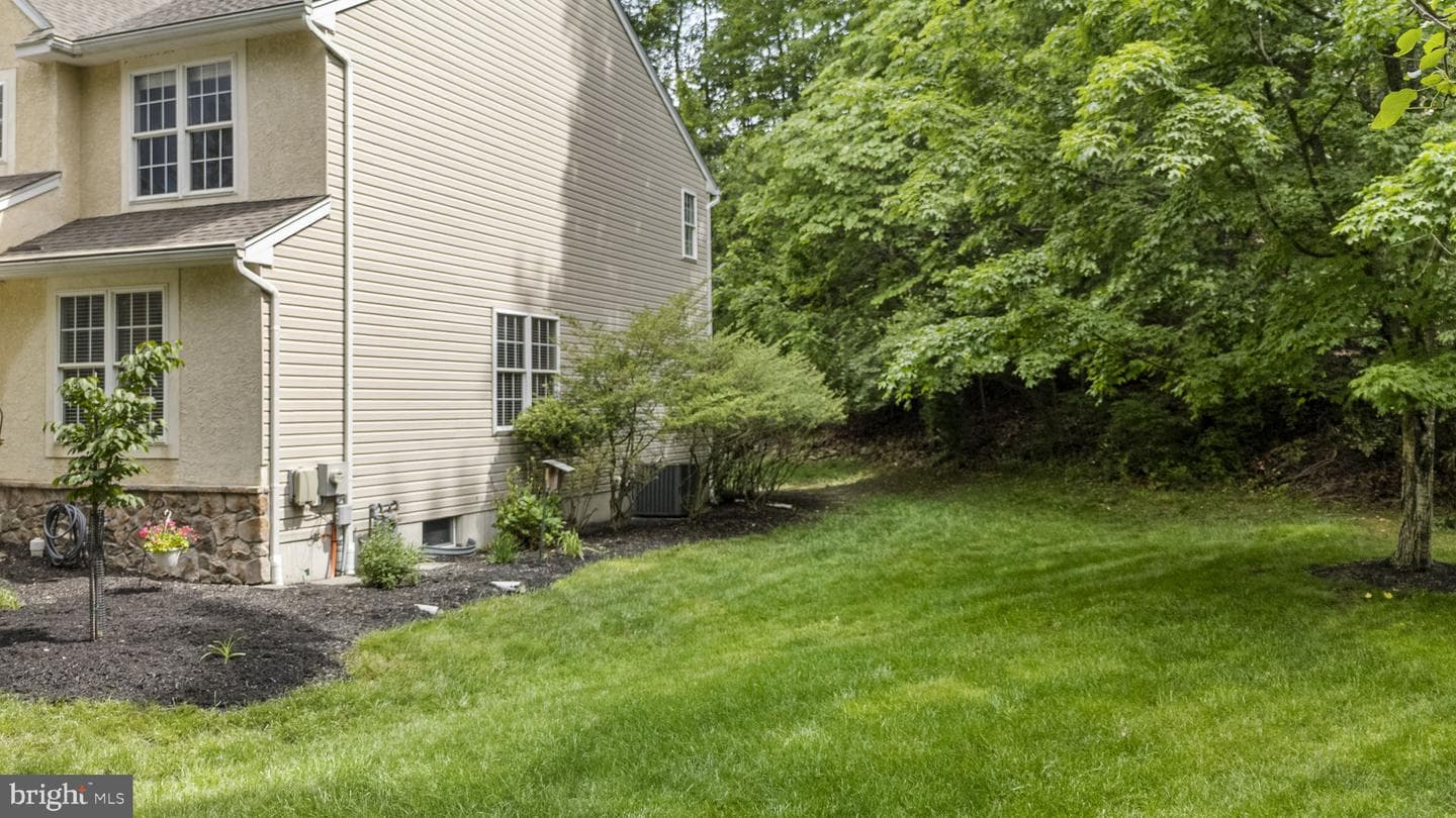 1011 Chiswell Drive photo 26