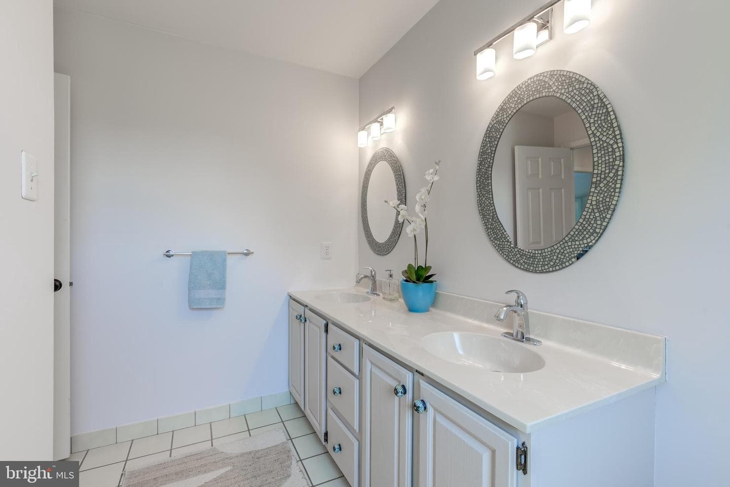 293 Hickory Drive photo 45