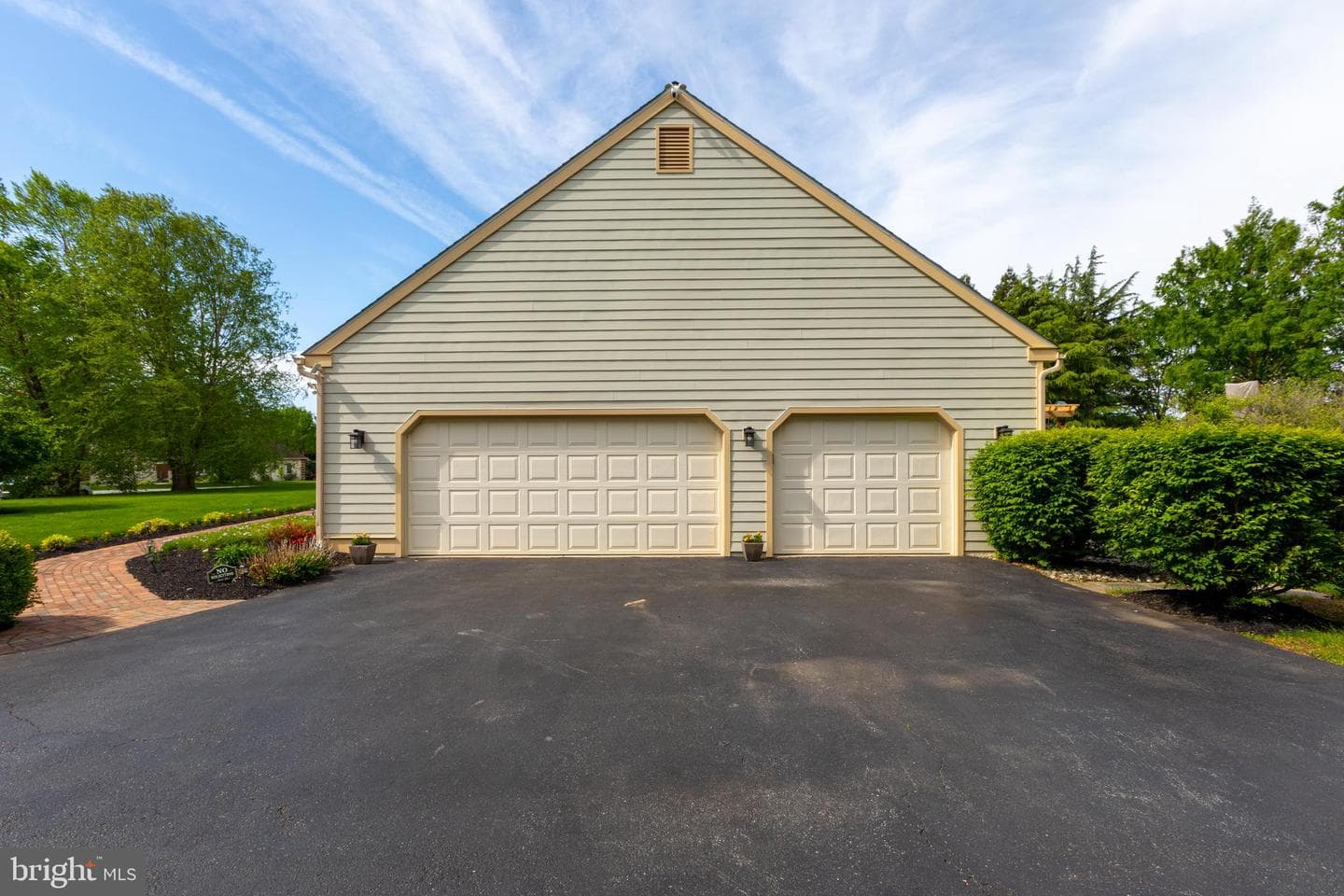 293 Hickory Drive photo 5