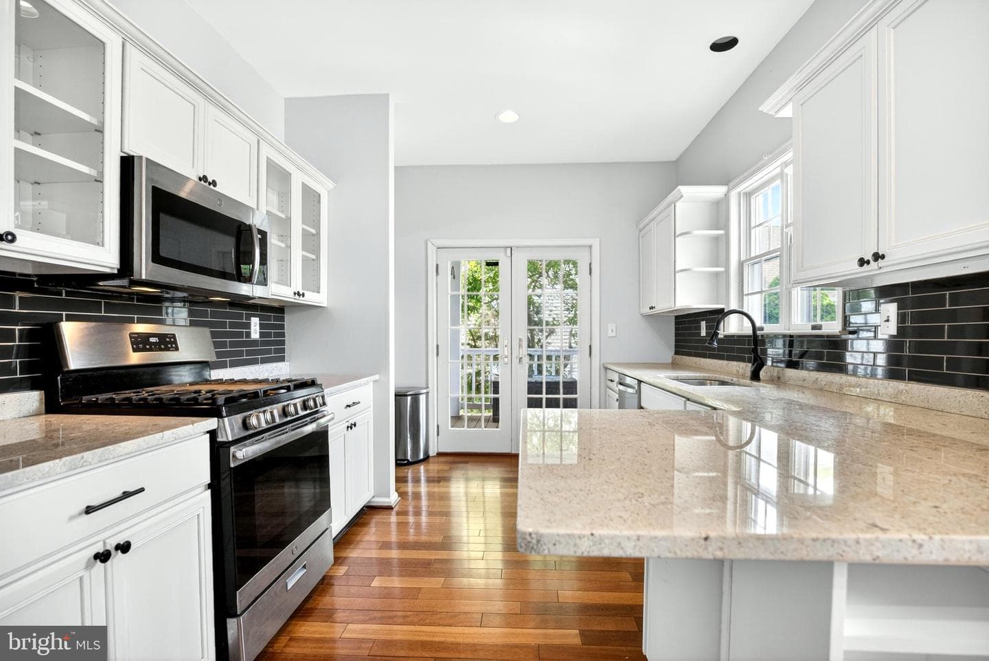 615 Yardley Ln photo 17