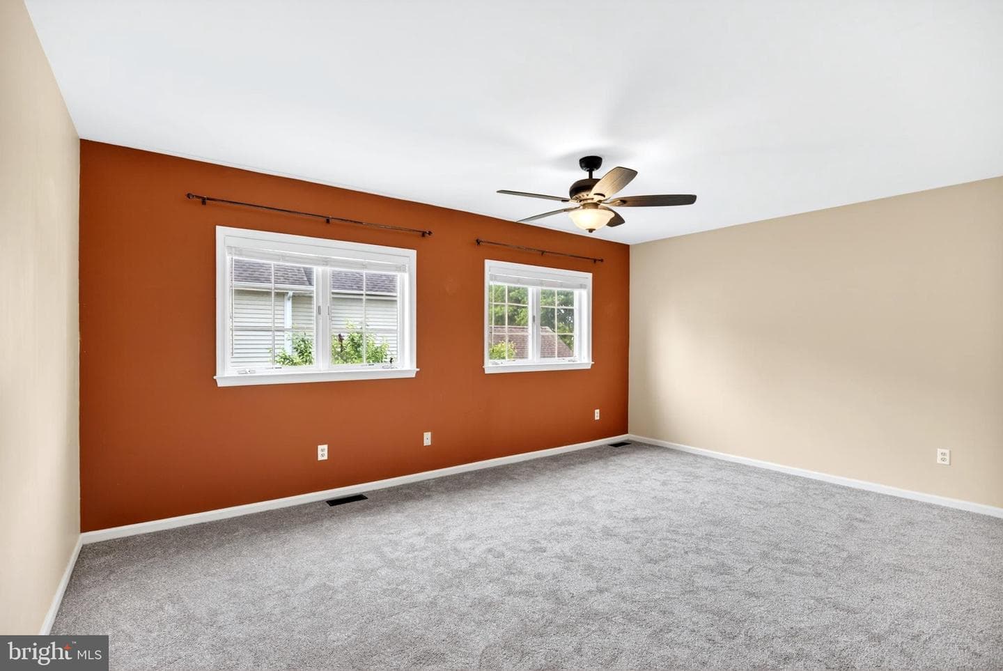 615 Yardley Ln photo 23