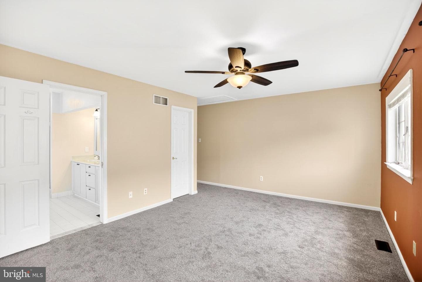 615 Yardley Ln photo 24