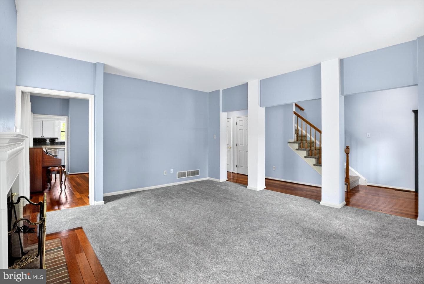 615 Yardley Ln photo 9