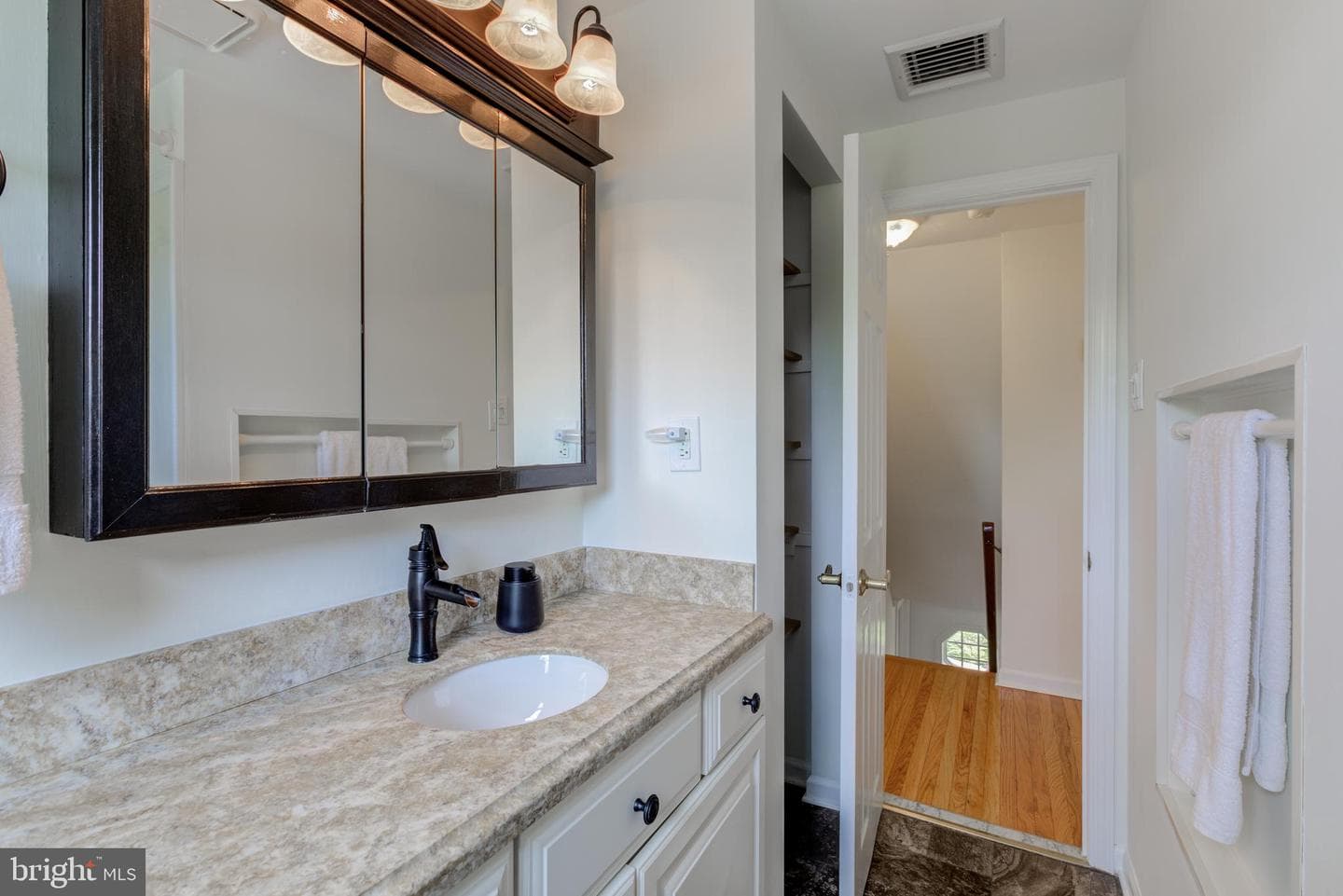 1416 Gary Terrace photo 37