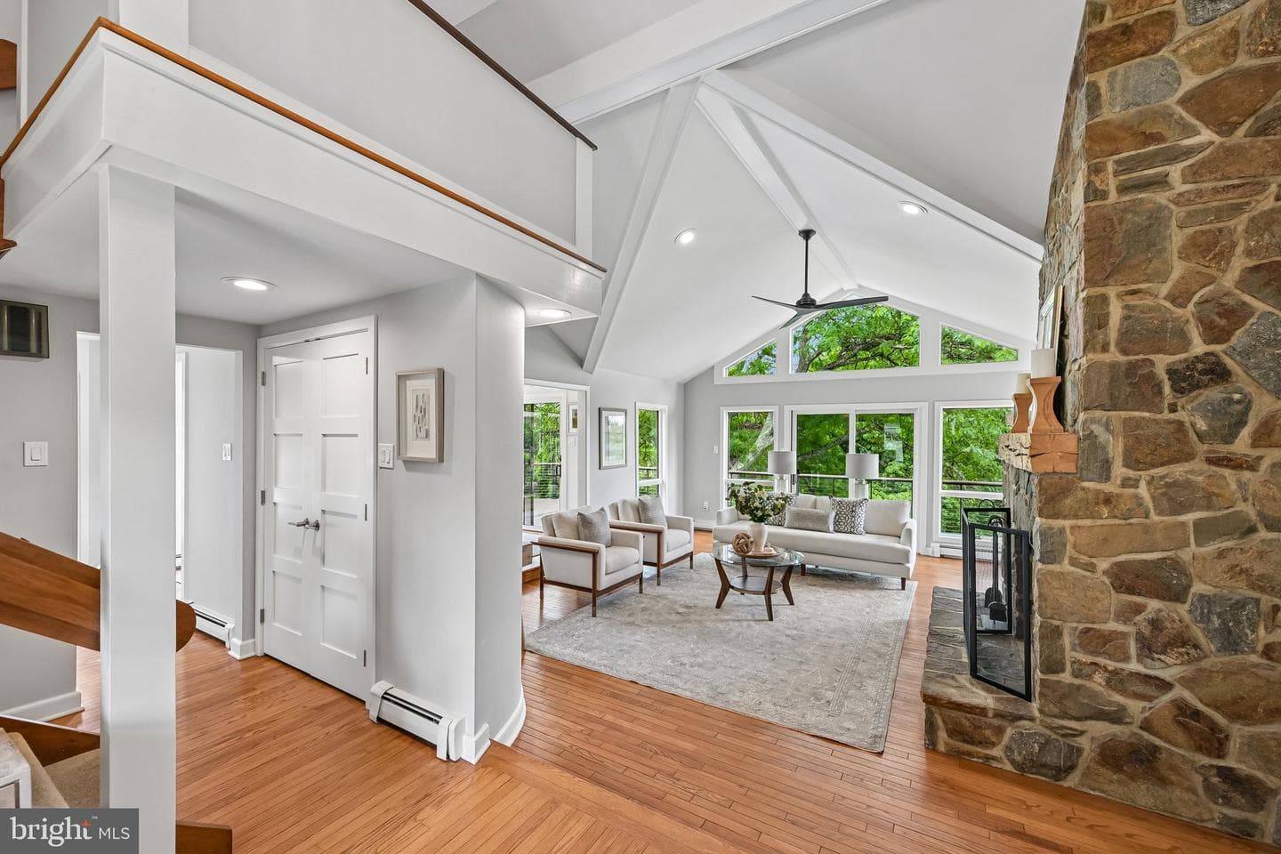 989 Delchester Road photo 10