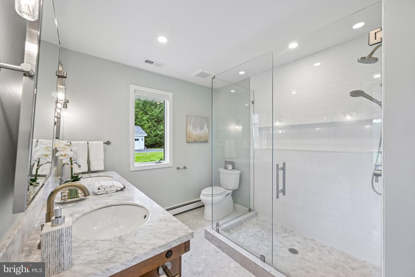 989 Delchester Road photo 32