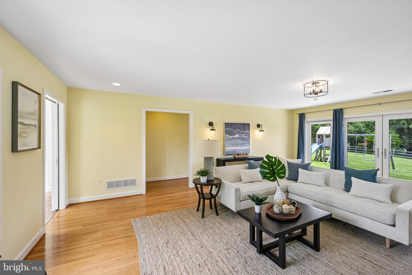 989 Delchester Road photo 40