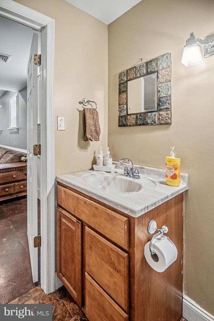 206 Reitnour Road photo 39