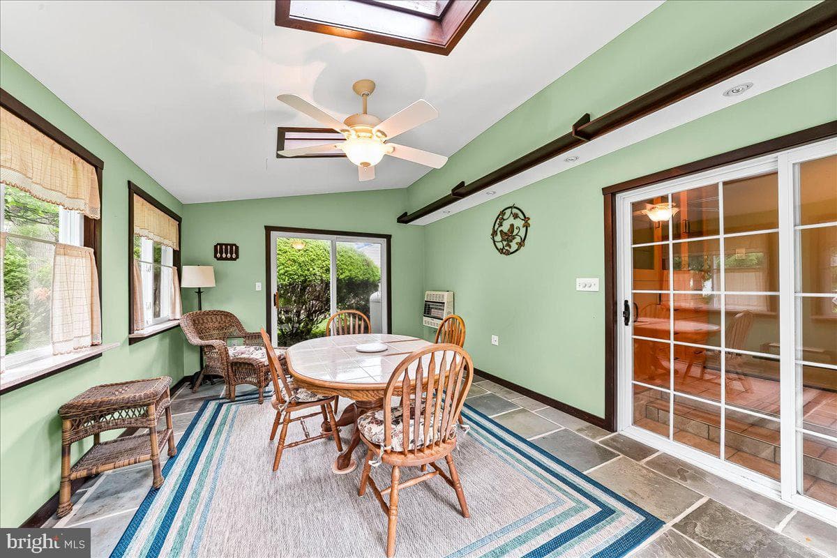 1219 Scott Drive photo 11