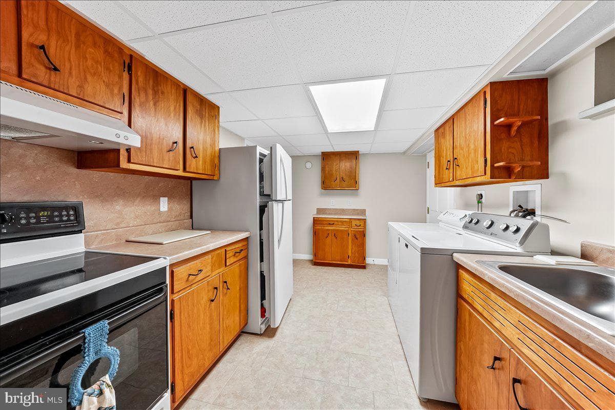 1219 Scott Drive photo 24