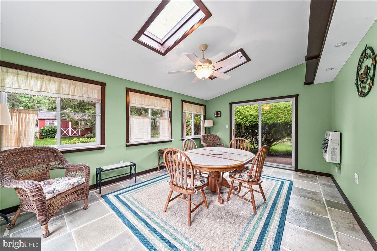 1219 Scott Drive photo 9