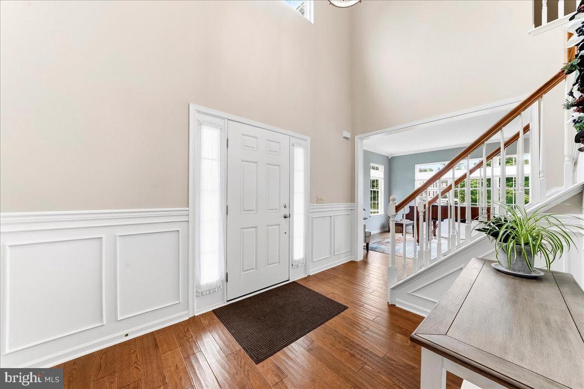 205 Warwick Court photo 2