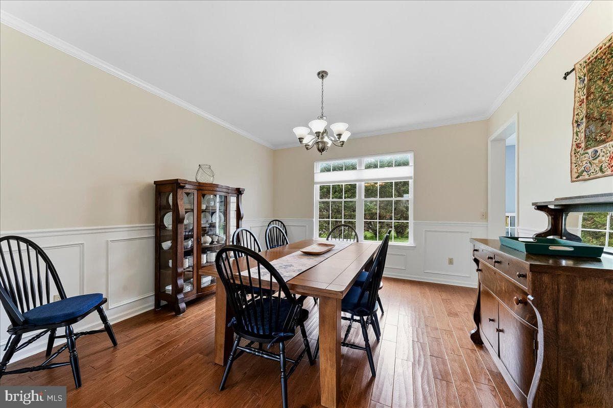 205 Warwick Court photo 7